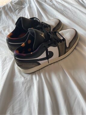 Nike Air Jordan 1 Low - Black/White/Bronze 12.5